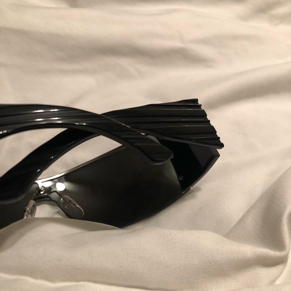 Authentic Men’s Alexander McQueen Sunglasses - Picture 5 of 8